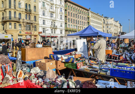 Zum Naschmarkt, die in Österreich und in Wien ist die mit Abstand bekannteste und den luxuriösesten Lebensmittel produzieren und Markt willkommen. Stockfoto