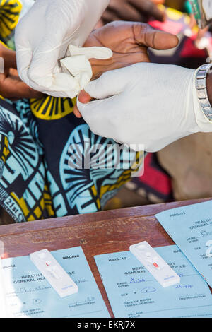 Mitte Januar 2015 brachte ein Zeitraum von drei Tagen der übermäßige regen beispiellose Überschwemmungen zu dem kleinen armen afrikanischen Land von Mala Stockfoto