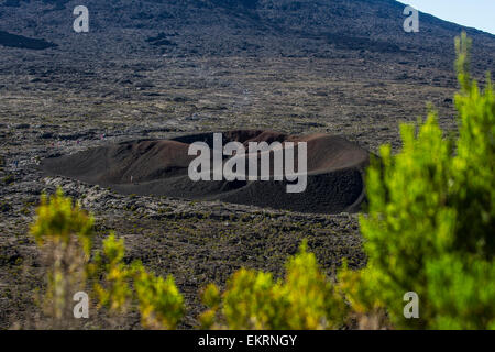 Parasitäre Krater, Vulkan Piton De La Fournaise, Insel La Réunion im Indischen Ozean. Stockfoto