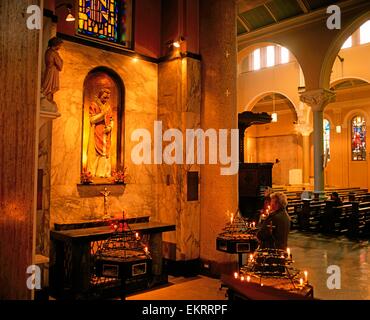 Whitefriar Straße Kirche, Dublin, Co. Dublin, Irland; Schrein für Valentinstag Stockfoto