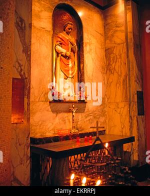 Whitefriar Straße Kirche, Dublin, Co. Dublin, Irland; Schrein für Valentinstag Stockfoto