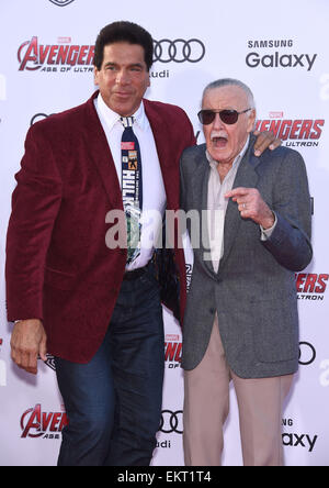 Hollywood, Kalifornien, USA. 13. April 2015. Stan Lee & Lou Ferrigno kommt für des Wunder "Avengers: Age of Ultron'' Weltpremiere auf der Dolby Theater. Bildnachweis: Lisa O'Connor/ZUMA Draht/Alamy Live-Nachrichten Stockfoto