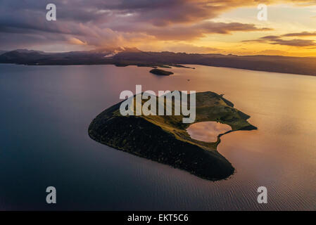 Antenne, einer kleinen Insel namens dar in Thingvallavatn oder See Thingvellir Nationalpark Thingvellir, Island Stockfoto