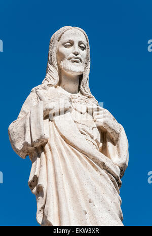 Weiße Statue von Jesus Christus außerhalb Kapelle der Virgen De La Pena, Mijas, Andalusien, Spanien Stockfoto