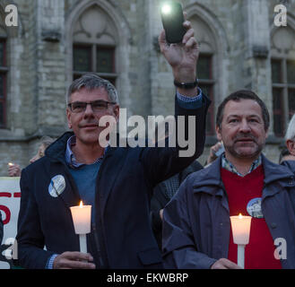 Gent, Belgien. 13. April 2015. Vlaams Belang Kopf Filip Dewinter wird gesehen, während der Pegida-Sitzung in Gent, Pegida eine deutsche rechtsextreme Anti-Islam-Organisation ist. Bildnachweis: Jonathan Raa/Pacific Press/Alamy Live-Nachrichten Stockfoto