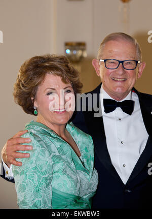 Scheveningen, Niederlande. 13. April 2015. Prinzessin Margriet und Pieter van Vollenhoven Ehemann besuchen die Nacht der Stars-Gala im Kurhaus in Scheveningen, Niederlande, 13. April 2015. Foto: Albert Nieboer-Royal Presse Europa - Nr. WIRE SERVICE - © Dpa/Alamy Live-Nachrichten Stockfoto