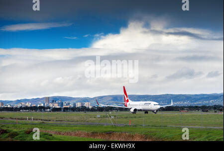 Adelaide, SA, Australien - 22. Juni 2013: VH-VZV Qantas Boeing 747 ist bereit zum Abflug vom Flughafen Adelaide, Süd Australien Stockfoto