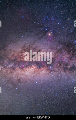 Die Milchstraße in Schütze (unten) und Scorpius (links und oben) einschließlich der galaktischen Zentrum im Zentrum Frame. Entlang der Stockfoto
