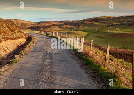 Isle of Mull, scottish country road at sunset Stockfoto