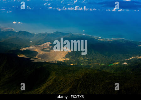 Batu Hijau Mine, eine Gold- und Kupfermine, die von der Tochtergesellschaft der Newmont Mining Corporation, PT Newmont Nusa Tenggara, betrieben wird. Stockfoto