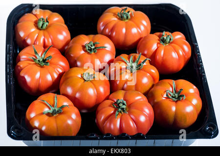 Riesige Ochsen Herz-Tomate Oxheart Bull Herz Tomate Cuore di Bue Gemüse rot gutes gesundes Essen Salat italienische Italien Muster rip Stockfoto