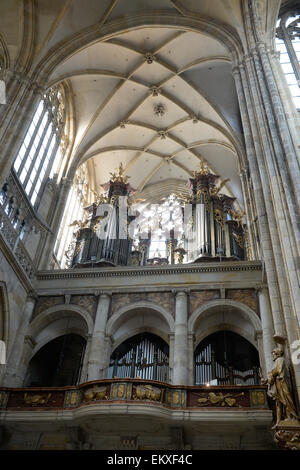 Prag, Tschechische Republik. 10. April 2015. Eine Orgel in der St.-Veits-Dom in Prag, Tschechische Republik, 10. April 2015. © Michal Krumphanzl/CTK Foto/Alamy Live-Nachrichten Stockfoto