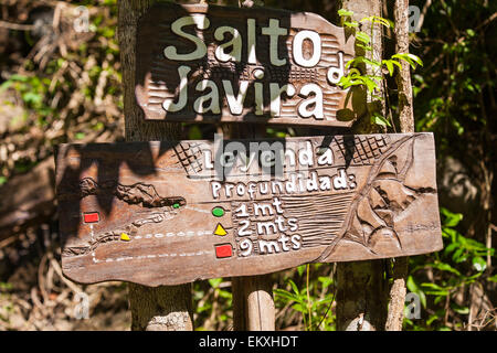 Kuba Trinidad Gran Parque Natural Topes de Collantes, El Cubano, unterzeichnen Salto Javira Stockfoto