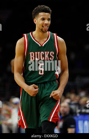 13. April 2015: Milwaukee Bucks Wache Michael Carter-Williams (5) reagiert während des NBA-Spiels zwischen den Milwaukee Bucks und die Philadelphia 76ers im Wells Fargo Center in Philadelphia, Pennsylvania. Die Milwaukee Bucks gewann 107-97. Stockfoto