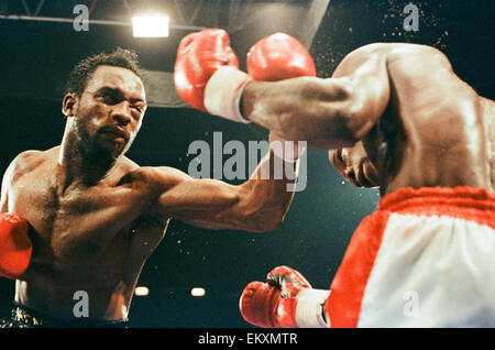 Aktion von Chris Eubank V Nigel Benn Kampf im NEC in Birmingham. 18. November 1990 Stockfoto