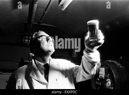 Allgemeine Ansichten von Tetley Bierbrauerei, Leeds, South Yorkshire. James Sabrooke Farbe wird gesucht. 13. Dezember 1967 Stockfoto