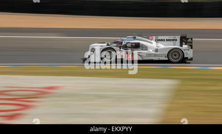 LE MANS, Frankreich - 14. Juni 2014: Porsche 919 Hybrid (#14, LM P1-H) Porsche Teams (Deutschland) Stockfoto