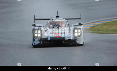 LE MANS, Frankreich - 14. Juni 2014: Porsche 919 Hybrid (#14, LM P1-H) Porsche Teams (Deutschland) Stockfoto