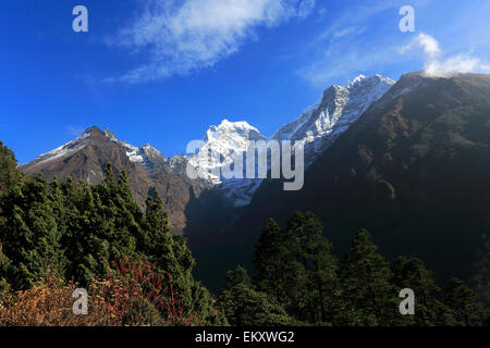 Gekappte Thangdeja Schneeberg, auf Everest base Camp trek, UNESCO-Weltkulturerbe, Sagarmatha Nationalpark, Solu-Khumbu Stockfoto