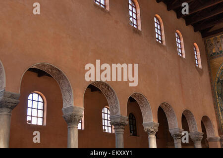 Innere der Euphrasius-Basilika in Porec, Istrien, Kroatien. UNESCO-Weltkulturerbe. Stockfoto