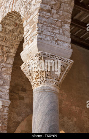 Innere der Euphrasius-Basilika in Porec, Istrien, Kroatien. UNESCO-Weltkulturerbe. Stockfoto