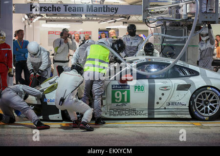 LE MANS, Frankreich - 14. Juni 2014: Porsche 911 RSR (#91, LM GTE PRO) Team Porsche AG Team Manthey (Deutschland) Stockfoto