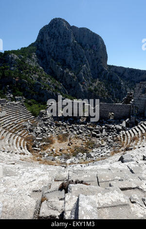 Der griechischen Antike Theater gestylt, in hellenistischer Zeit gebaut und renoviert während der Römerzeit. Termessos, Südtürkei. Th Stockfoto