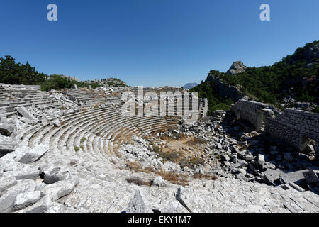 Der griechischen Antike Theater gestylt, in hellenistischer Zeit gebaut und renoviert während der Römerzeit. Termessos, Südtürkei. Th Stockfoto