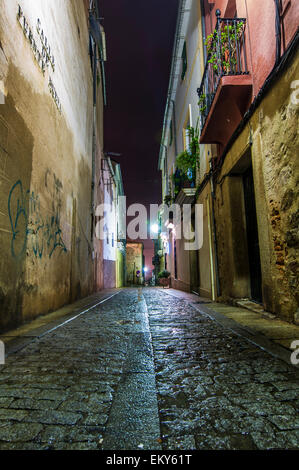 Straßen von Cáceres in einer regnerischen Nacht Stockfoto