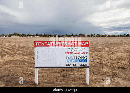 Darm-Trakt Karte Zeichen für geplante Wohnsiedlung in Shafter. Kern County, San Joaquin Valley, Kalifornien, USA Stockfoto