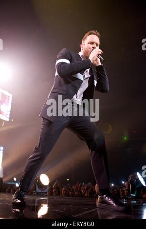 Glasgow, Schottland. 14. April 2015. UK-Sängerin Olly Murs zu einen Ausverkauf Menschenmenge bei Glasgow SSE Hydro auf Dienstag, 14. April 2015 führt Credit: John Graham / Bassline Bilder/Alamy Live News Stockfoto