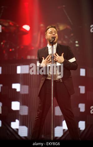 Glasgow, Schottland. 14. April 2015. UK-Sängerin Olly Murs zu einen Ausverkauf Menschenmenge bei Glasgow SSE Hydro auf Dienstag, 14. April 2015 führt © John Graham / Bassline Bilder/Alamy Live News Stockfoto