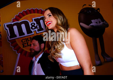 London, UK. 14. April 2015. Vogue Williams und Brian McFadden. Talent für M & M' Wahl Partei am Leicester Square kommen. Bildnachweis: Rachel Megawhat/Alamy Live-Nachrichten Stockfoto