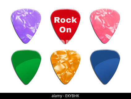 Sechs Gitarrenplektren verschiedene isolierten auf weißen Hintergrund. Stockfoto