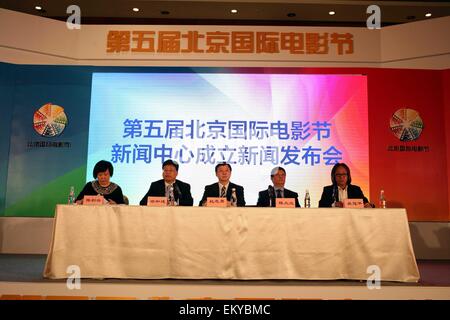 Peking, China. 14. April 2015. Eine Pressekonferenz zur Einweihung des Pressezentrums des 5. Beijing International Film Festival ist in Peking, Hauptstadt von China, 14. April 2015 statt. © Xing Guangli/Xinhua/Alamy Live-Nachrichten Stockfoto