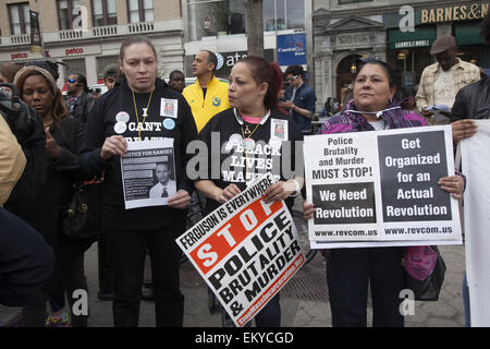 New York, New York, USA. 14. April 2015. Tausende versammelten sich in verschiedenen Städten der USA zu senden, dass die Botschaft, die Ermordung von Polizisten der jungen Männer der Farbe jetzt aufhören muss. Bildnachweis: David Grossman/Alamy Live-Nachrichten Stockfoto