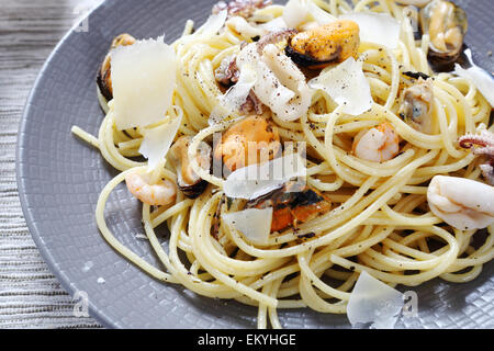 Spaghetti mit Meeresfrüchten und Käse, Essen Stockfoto