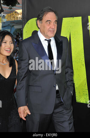 LOS ANGELES, CA - 26. Juni 2012: Regisseur Oliver Stone bei der Weltpremiere seines neuen Films "Wilden" am Mann Village Theatre in Westwood. Stockfoto