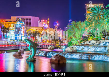 Das Hotel Mirage und der künstlichen Vulkan in Las Vegas. Stockfoto