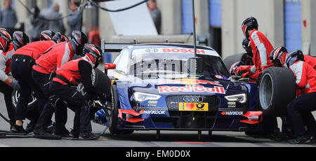 Oscherleben, Deutschland. 13. April 2015. Schwedische Rennfahrer Mattias Ekstrom von Audi Team Sport Team Abt in Aktion während der Medientag für die DTM 2015 (Deutsche Tourenwagen Masters 2015) in Oscherleben, Deutschland, 13. April 2015. Foto: Jens Wolf/Dpa/Alamy Live News Stockfoto