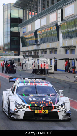 Oscherleben, Deutschland. 13. April 2015. Deutscher Rennfahrer Marco Wittmann BMW Team RMG in Aktion während der Medientag für die DTM 2015 (Deutsche Tourenwagen Masters 2015) in Oscherleben, Deutschland, 13. April 2015. Foto: Jens Wolf/Dpa/Alamy Live News Stockfoto