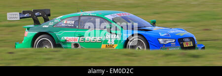 Oscherleben, Deutschland. 13. April 2015. Französisch-Rennfahrer Edoardo Mortara des Audi Sport Team Abt in Aktion während der Medientag für die DTM 2015 (Deutsche Tourenwagen Masters 2015) in Oscherleben, Deutschland, 13. April 2015. Foto: Jens Wolf/Dpa/Alamy Live News Stockfoto