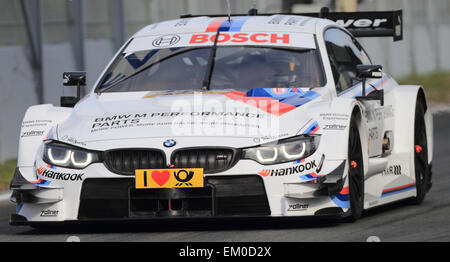 Oscherleben, Deutschland. 13. April 2015. Deutscher Rennfahrer Martin Tomczyk von BMW Team Schnitzer in Aktion während der Medientag für die DTM 2015 (Deutsche Tourenwagen Masters 2015) in Oscherleben, Deutschland, 13. April 2015. Foto: Jens Wolf/Dpa/Alamy Live News Stockfoto