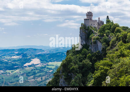 Festung auf einem Felsen in San Marino Stockfoto