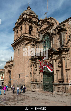 Peru, Cusco.  Eingang zum La Merced Kirche und Kloster, 17. Jahrhundert. Stockfoto