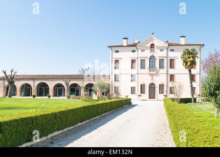 VERONA, Italien - März 29: Villa Bongiovanni offen für eine Hochzeitsmesse in Verona Sonntag, 29. März 2015. Es wurde im klassizistischen Stil im 18. Jahrhundert von der Familie Bongiovanni gebaut. Stockfoto