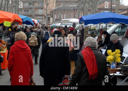 Menschen bei der Marché Saint-Aubin Markt Lebensmittel Sekundenzeiger Toulouse France Midi-Pyrénées Stockfoto