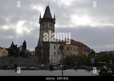 Gebäude aus dem 13. Jahrhundert und das ehemalige Rathaus von Prag Stockfoto