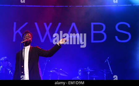 München, Deutschland. 13. April 2015. Britische Soulsängerin Kwabs führt bei seinem Konzert in München, 13. April 2015. Foto: Andreas Gebert/Dpa/Alamy Live-Nachrichten Stockfoto