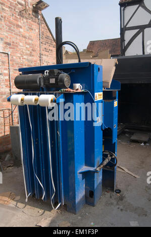 Trash Compactor Walzenzüge Bailer Rettung Maschine Maschinen Müll Pressen Hydraulik Hydraulik Squash komprimieren Stockfoto